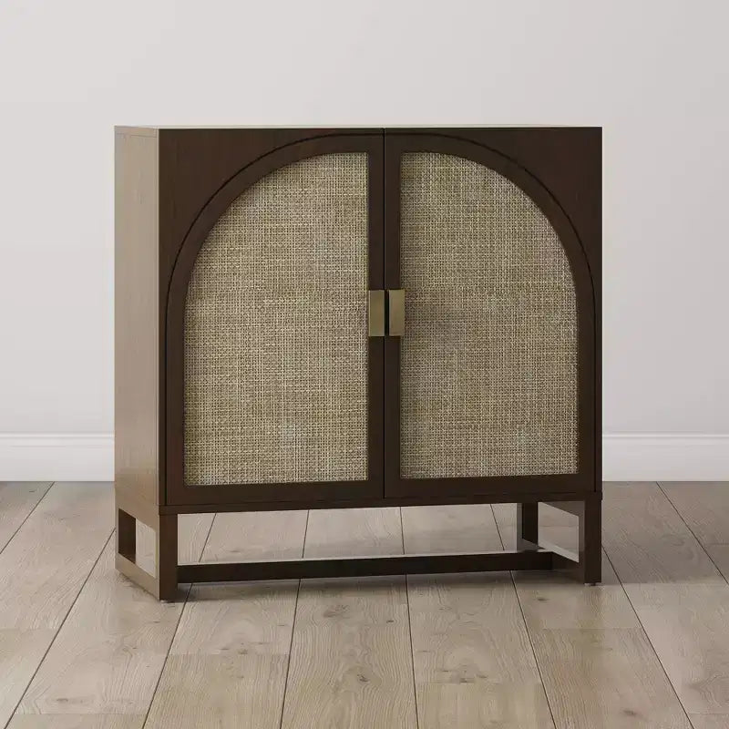 Meuble d'entrée marron foncé avec portes