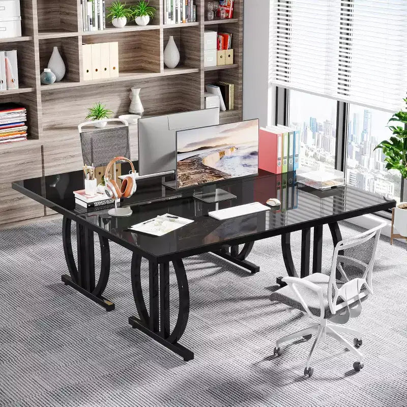 Bureau informatique exécutif moderne