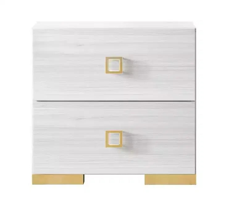 Deux tables de chevet