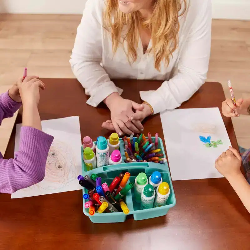 Table carrée en bois dur de 30 po x 30 po avec pieds de 22 po, Meubles pour enfants