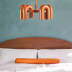 Lit King size Boho avec tête de lit cintrée en pin massif